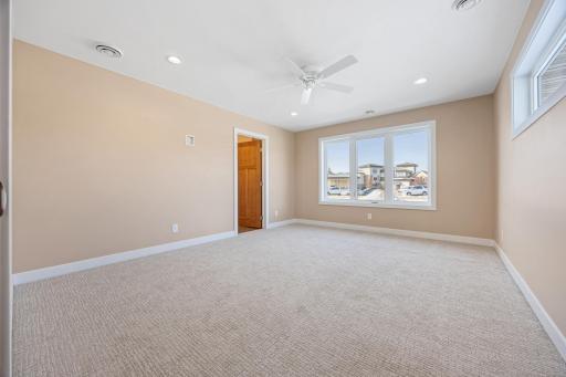 2336 30th Avenue S, Fargo, ND 58104
