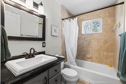 Main level full bath