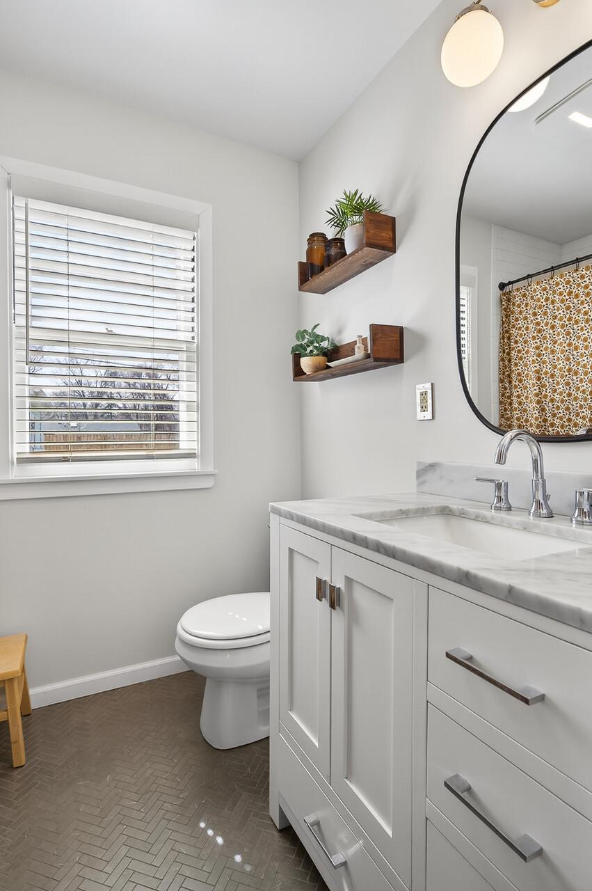 Completely renovated full bath on the main level. No projects needed here!