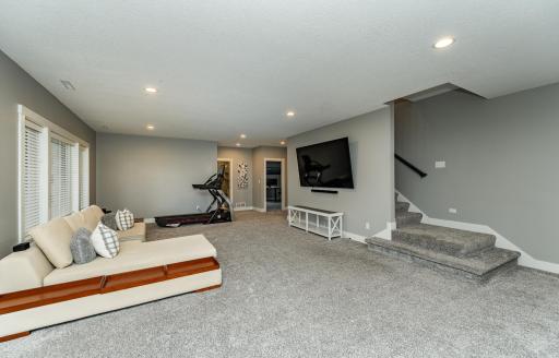 2108 Whitlee Lane SW, Rochester, MN 55902