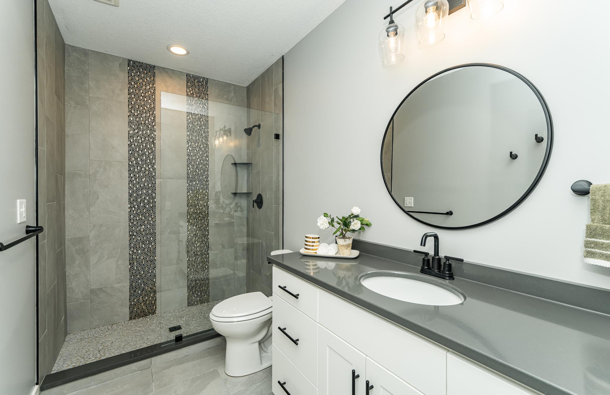 Lower level 3/4 bathroom.jpg