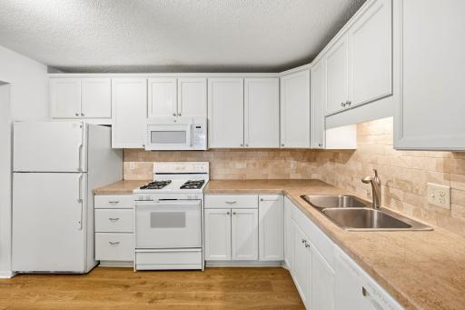 4860 Park Commons Drive, 211, Saint Louis Park, MN 55416