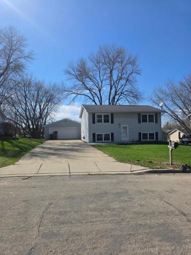 Photo for 1617 Crystal Drive, Albert Lea, MN 56007 - listing #7044394 1617 Crystal Drive, Albert Lea, MN 56007