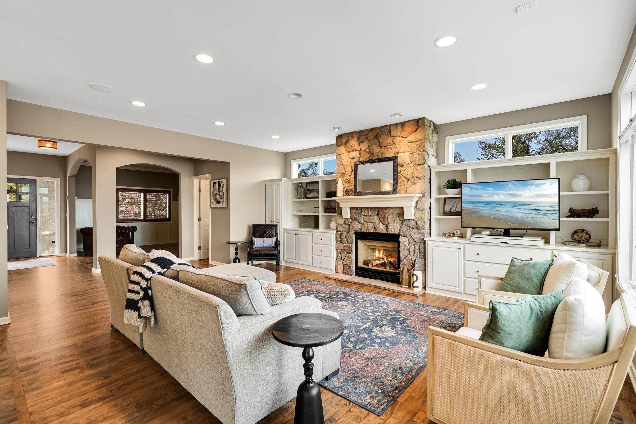 105-web-or-mls-3374 Sycamore Trail Sw, Prior Lake-12.jpg