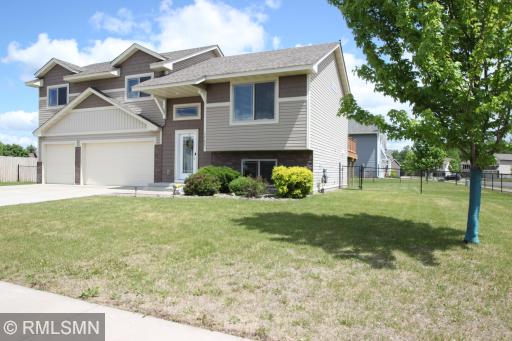 37621 Hawthorne Avenue, North Branch, MN 55056