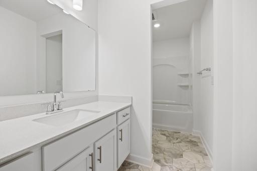 (Photo of an inventory home, actual homes finishes will vary)
