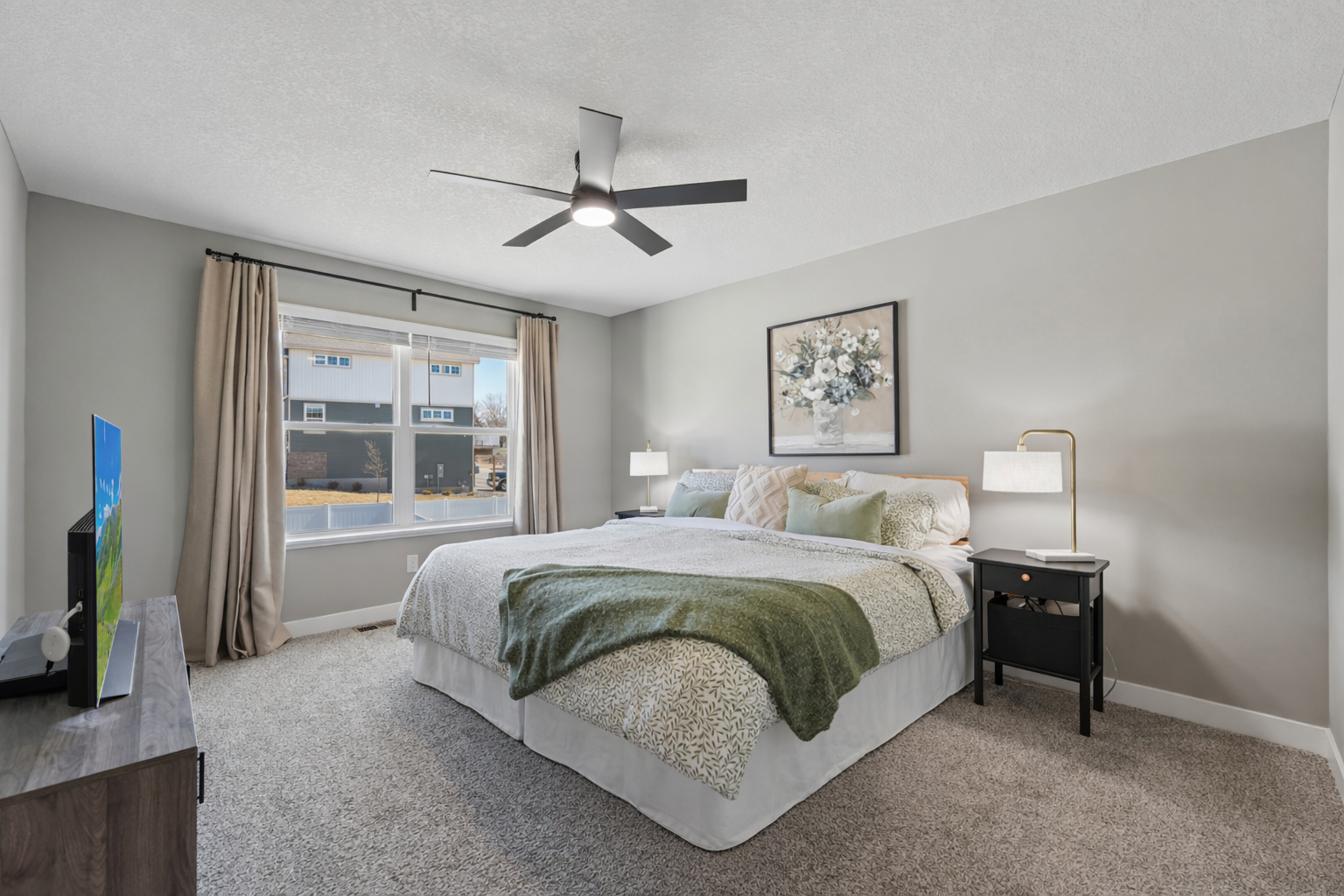 owners suite bedroom.png