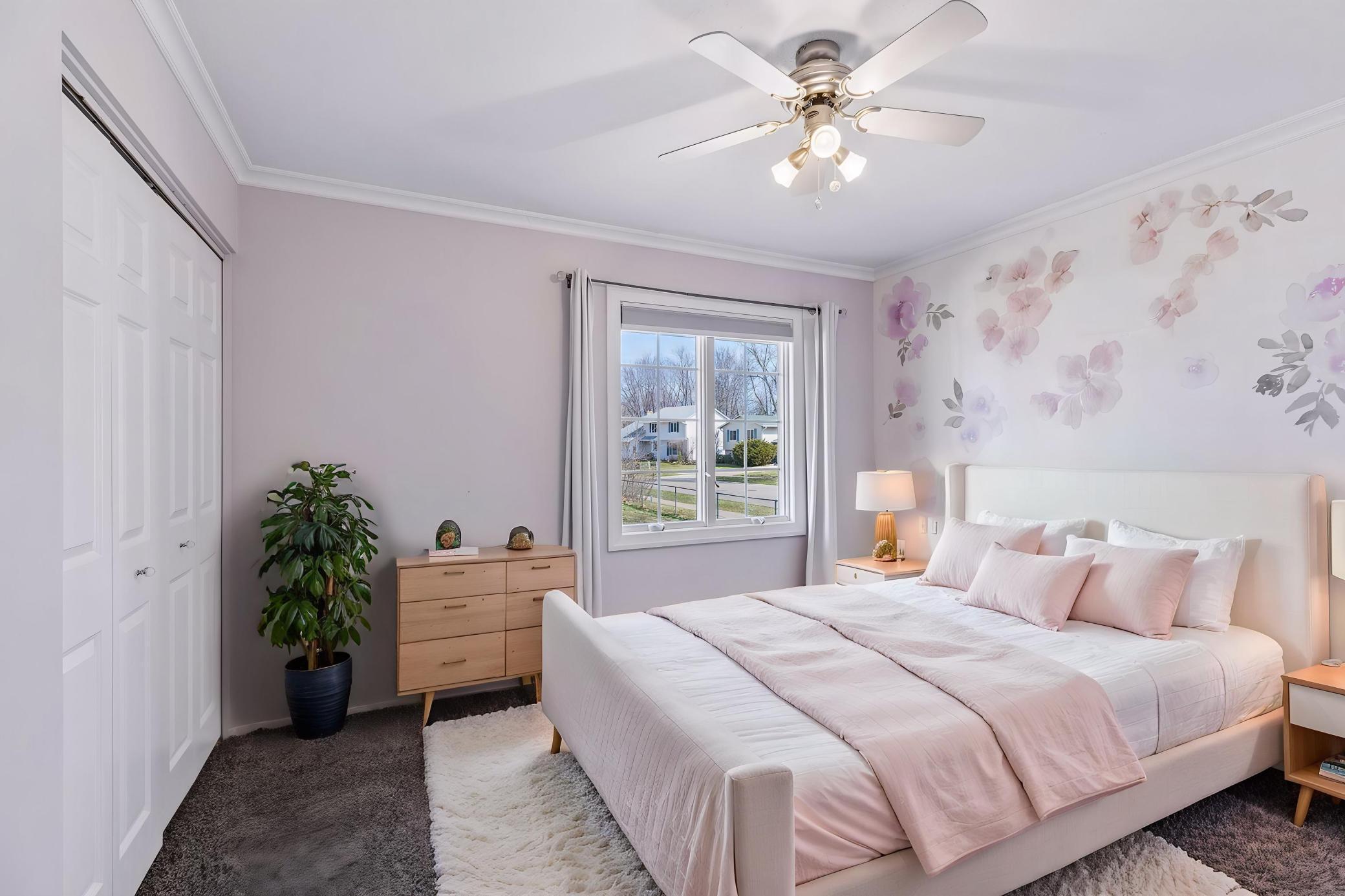 Bedroom (Virtually Staged)