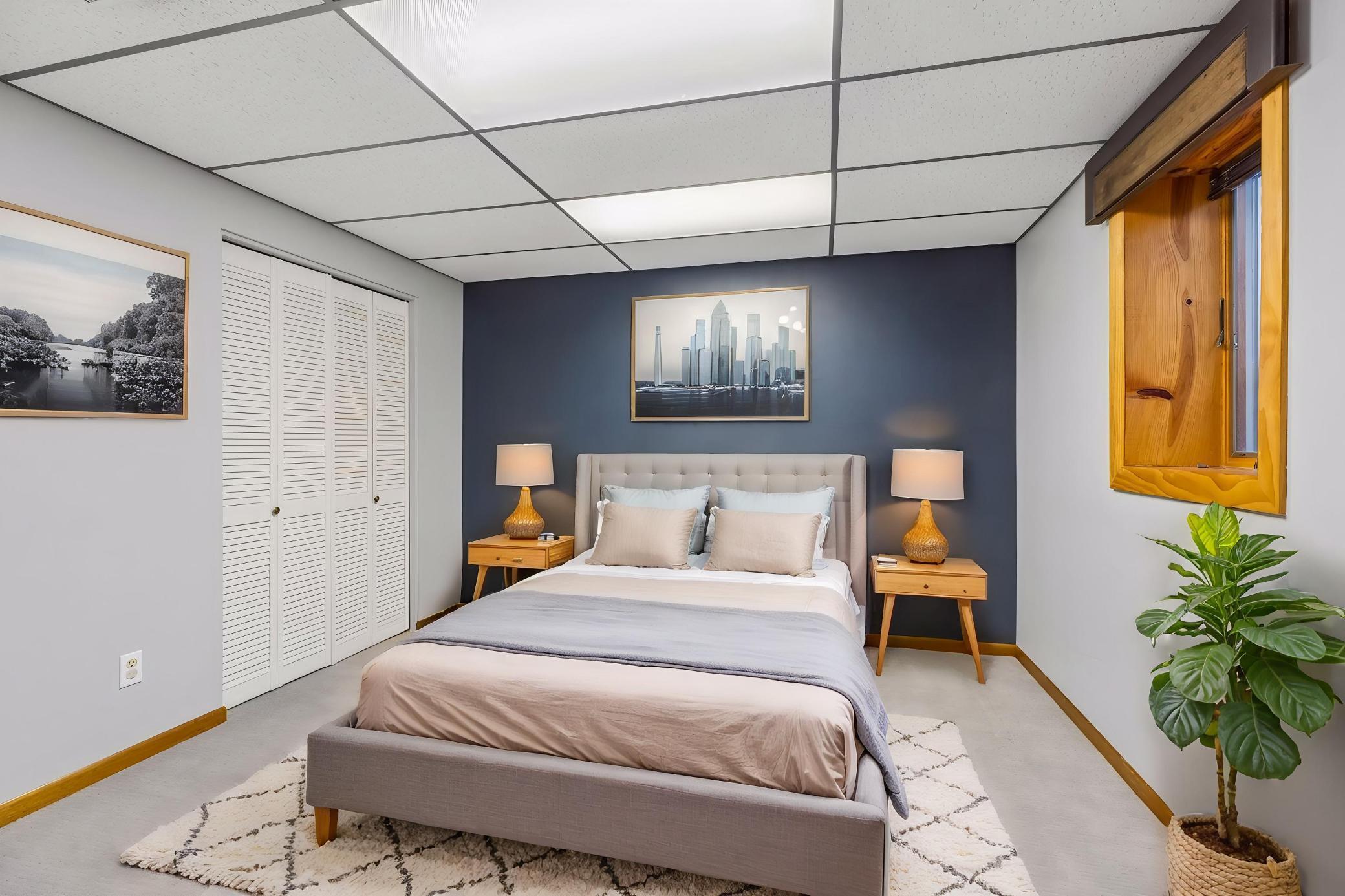 Bedroom (Virtually Staged)