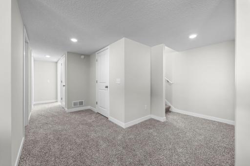 2009 Goldenray Drive, Faribault, MN 55021