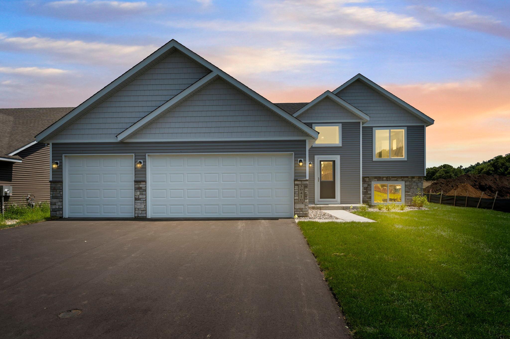 2009 Goldenray Drive, Faribault, MN 55021