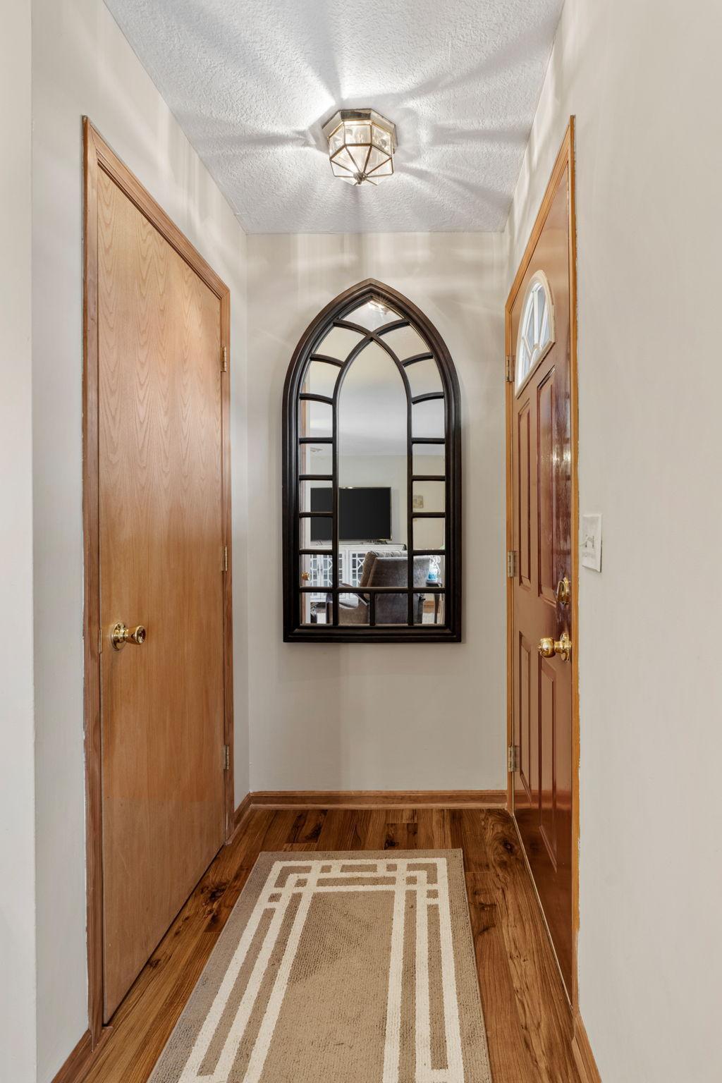 14-web-or-mls-950 Blackoaks Ln-14.jpg