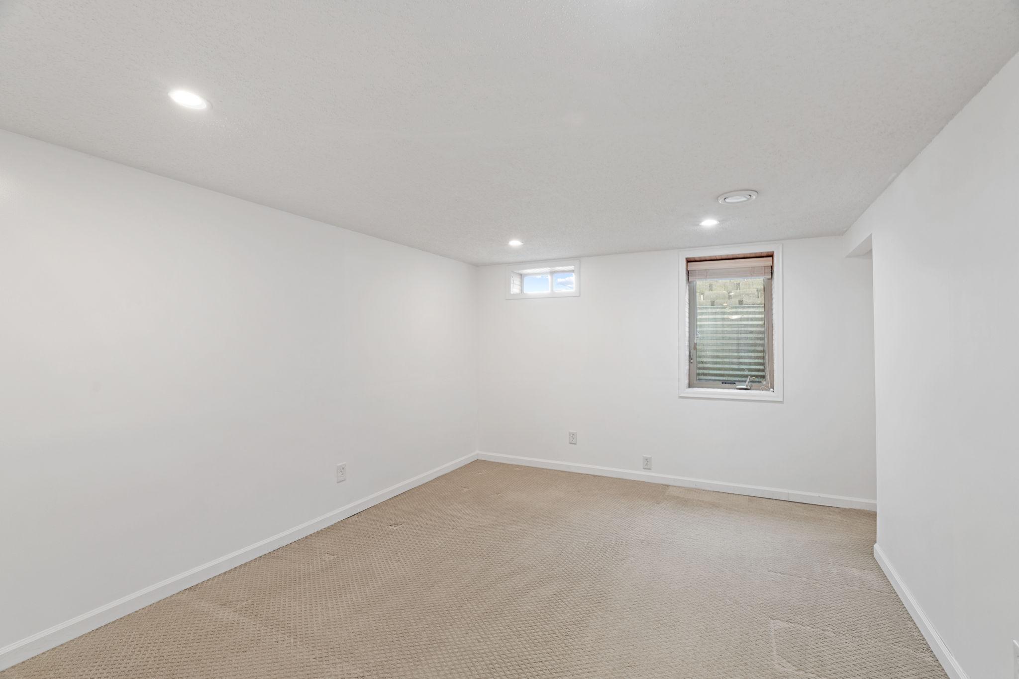 40-web-or-mls-950 Blackoaks Ln-40.jpg