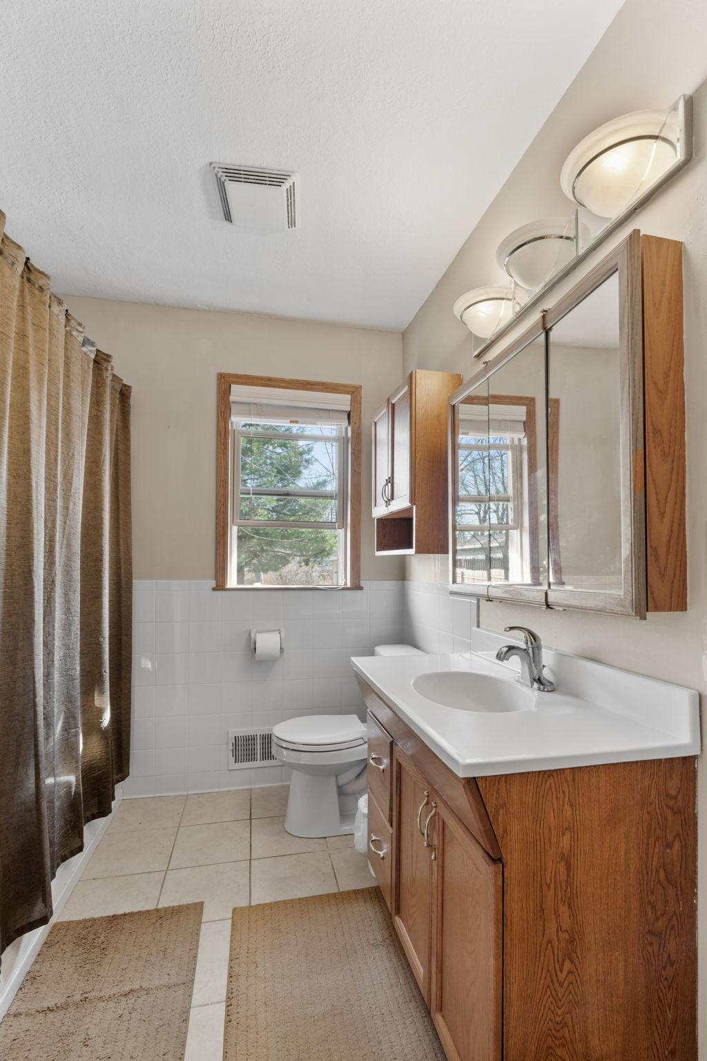 31-web-or-mls-950 Blackoaks Ln-31.jpg