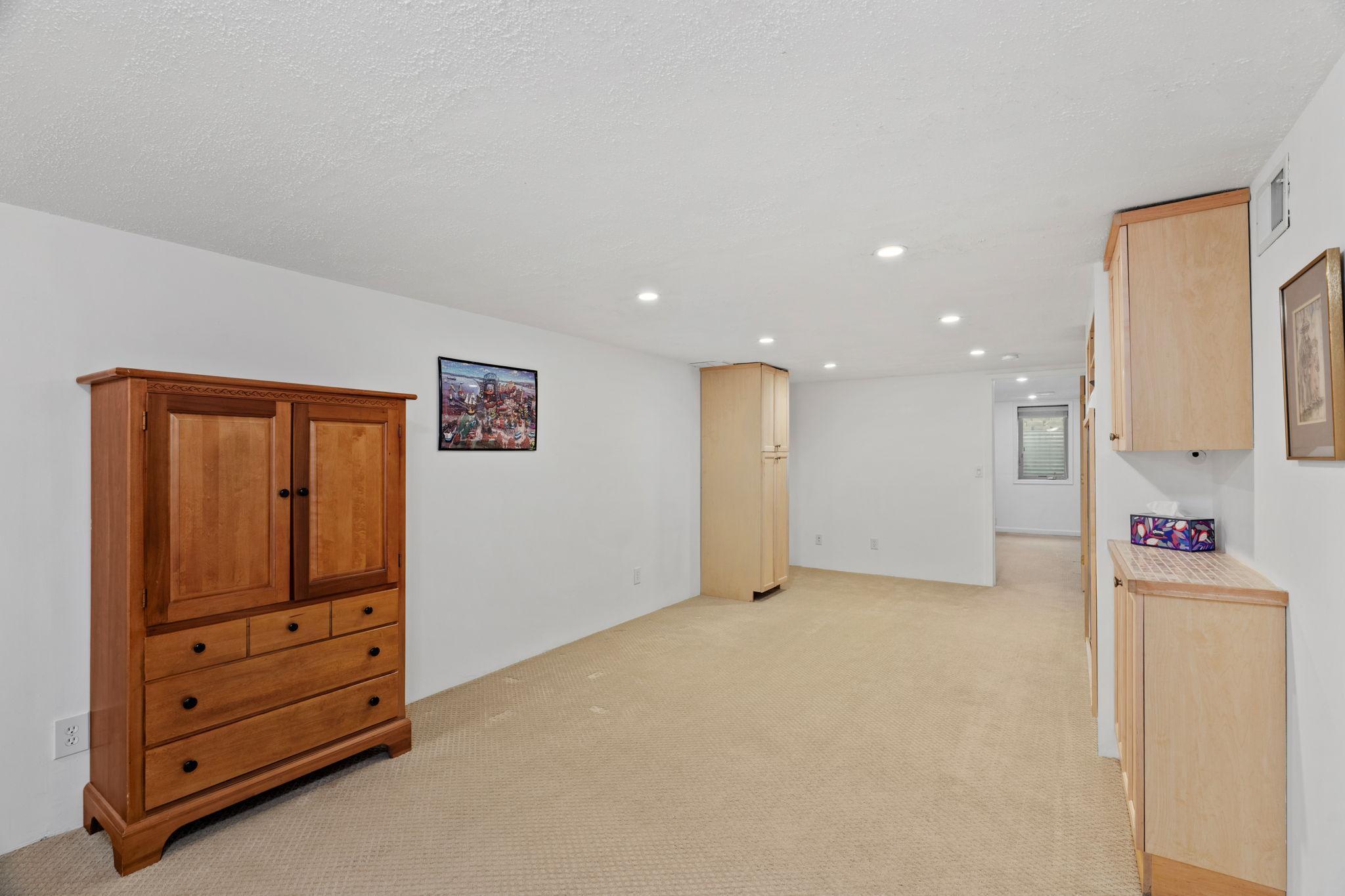 37-web-or-mls-950 Blackoaks Ln-37.jpg