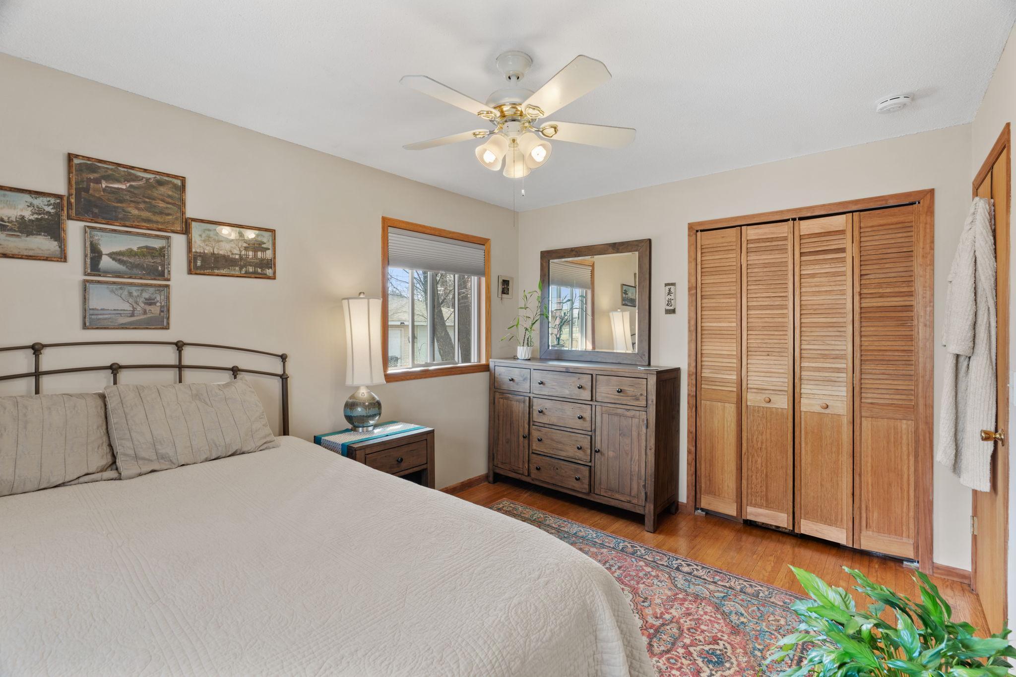 28-web-or-mls-950 Blackoaks Ln-28.jpg