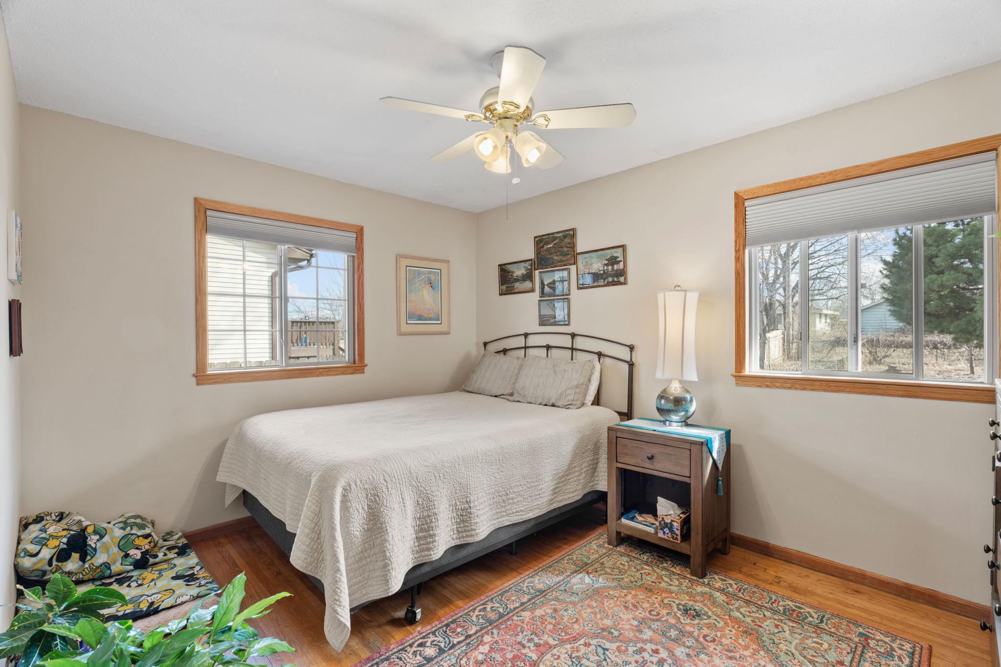 26-web-or-mls-950 Blackoaks Ln-26.jpg