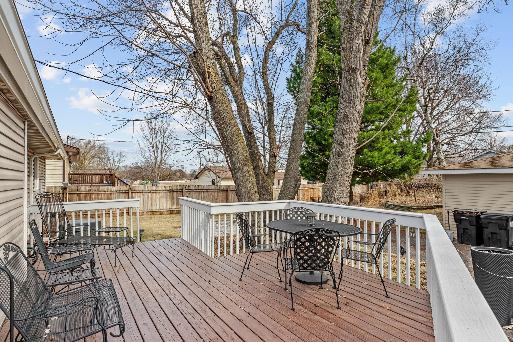 7-web-or-mls-950 Blackoaks Ln-7.jpg