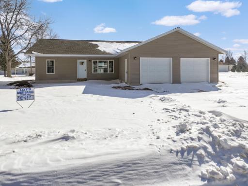 122 2nd Street E, Tracy, MN 56175