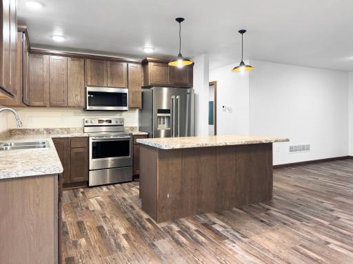 Kitchen - All new stainless steel appliances