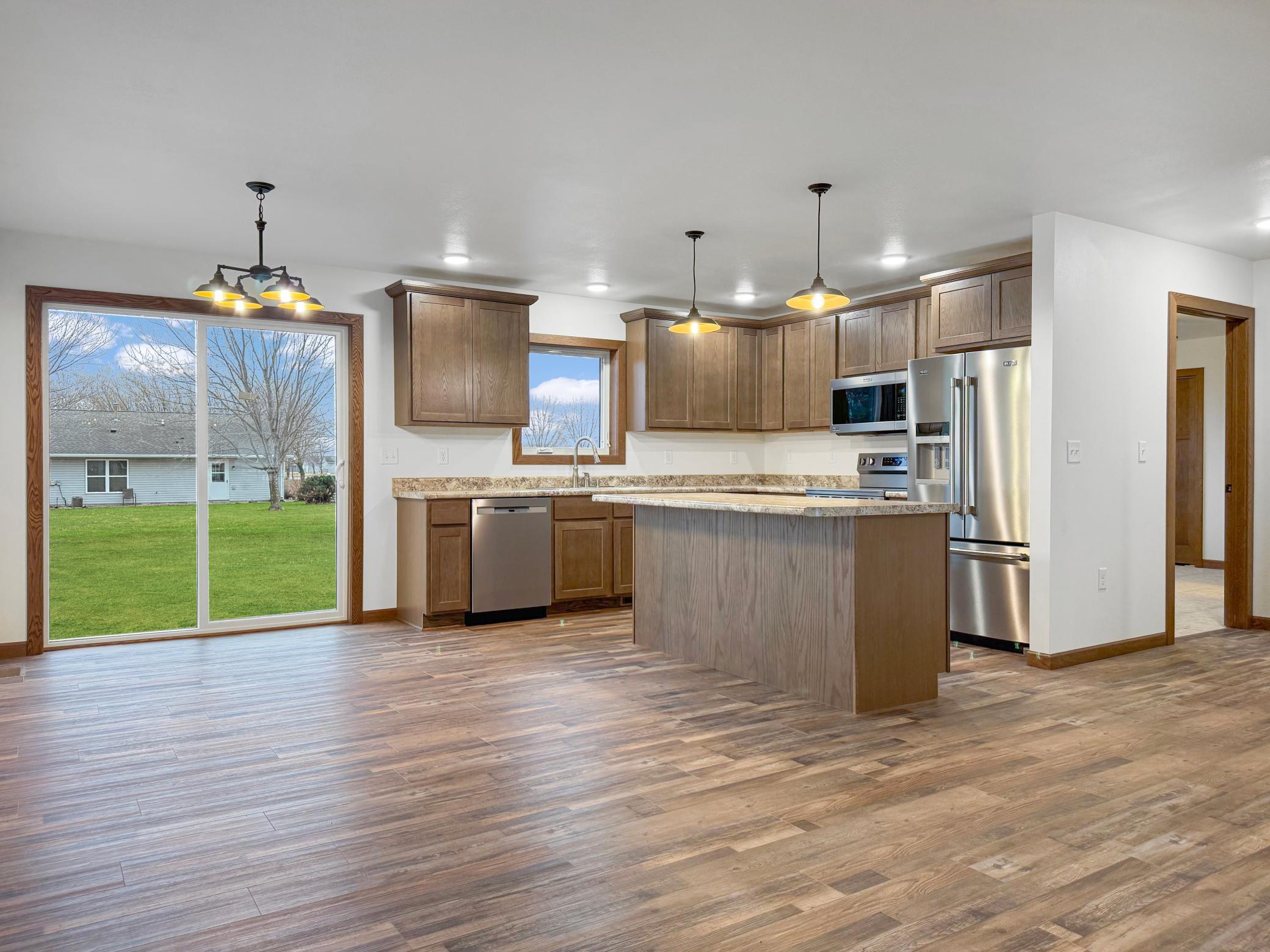Kitchen - All new stainless steel appliances