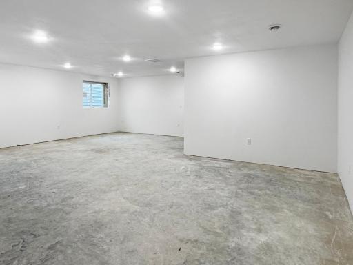 122 2nd Street E, Tracy, MN 56175