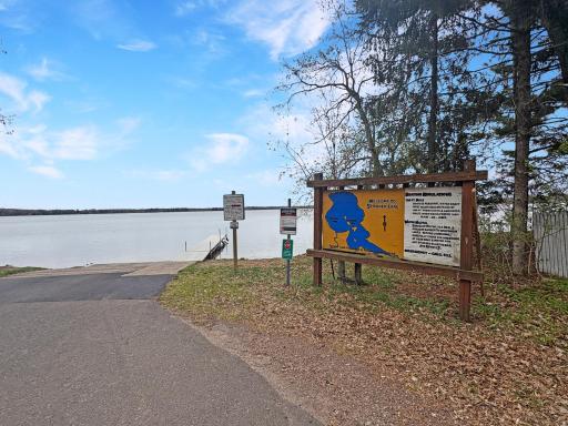 Spooner Lake Public Landing - 3 mins away