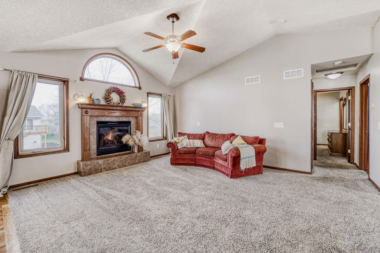 Living Room Is So Spacious!