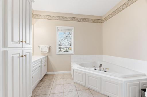 1320 Heritage Avenue NW, Hutchinson, MN 55350