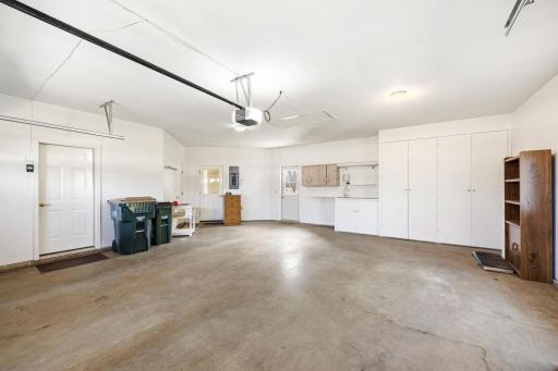 1320 Heritage Avenue NW, Hutchinson, MN 55350