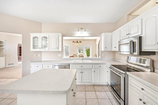 1320 Heritage Avenue NW, Hutchinson, MN 55350