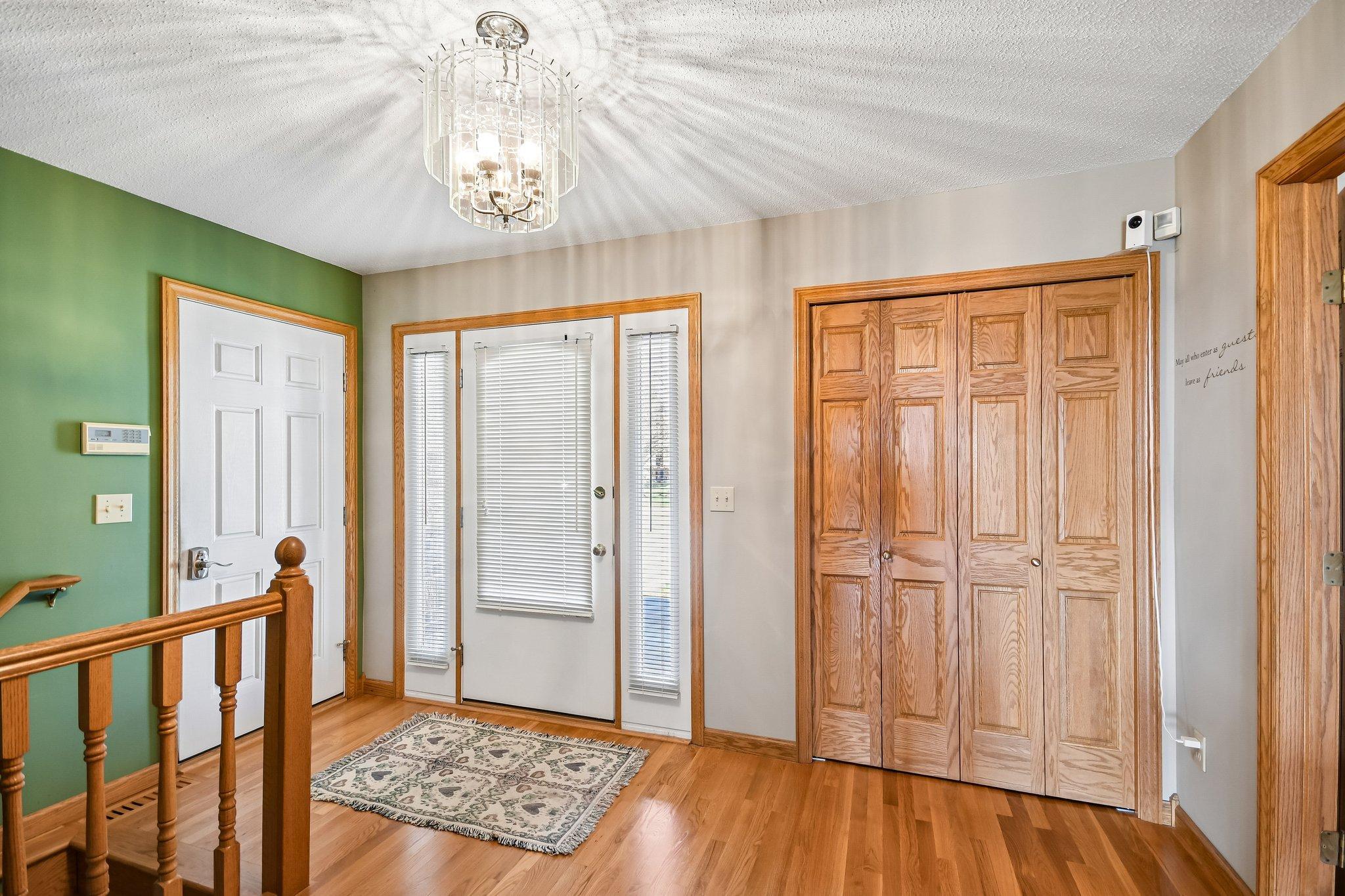 21-web-or-mls-Ojibway Ave N-S2104-021.jpg