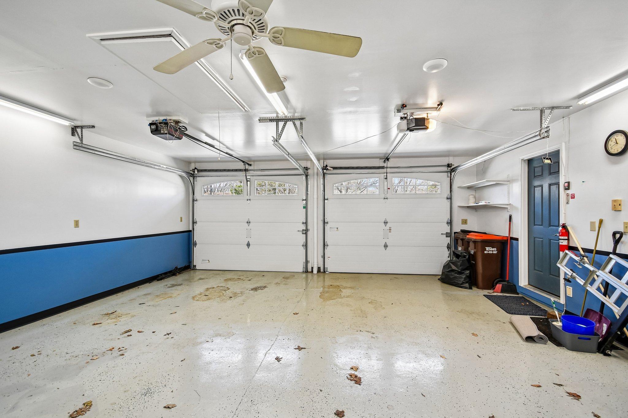52-web-or-mls-Ojibway Ave N-S2104-052.jpg