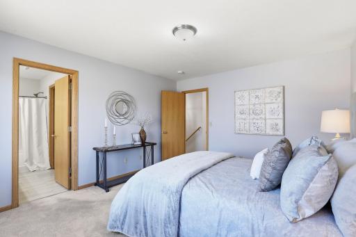 3217 Meadow Brook Place, Woodbury, MN 55125