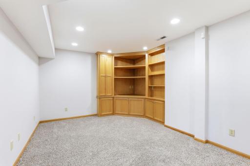 3217 Meadow Brook Place, Woodbury, MN 55125