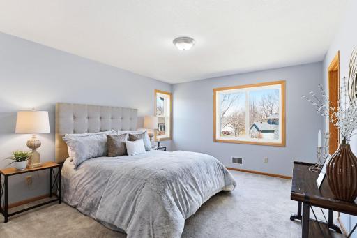 3217 Meadow Brook Place, Woodbury, MN 55125