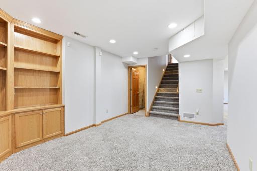 3217 Meadow Brook Place, Woodbury, MN 55125