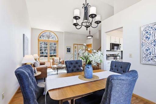 3217 Meadow Brook Place, Woodbury, MN 55125