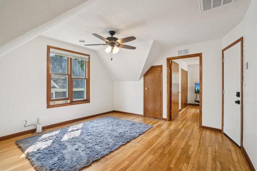 587 Cook Avenue E, Saint Paul, MN 55130