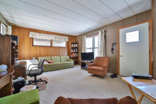109 Velkommen Street NE, Staples, MN 56479