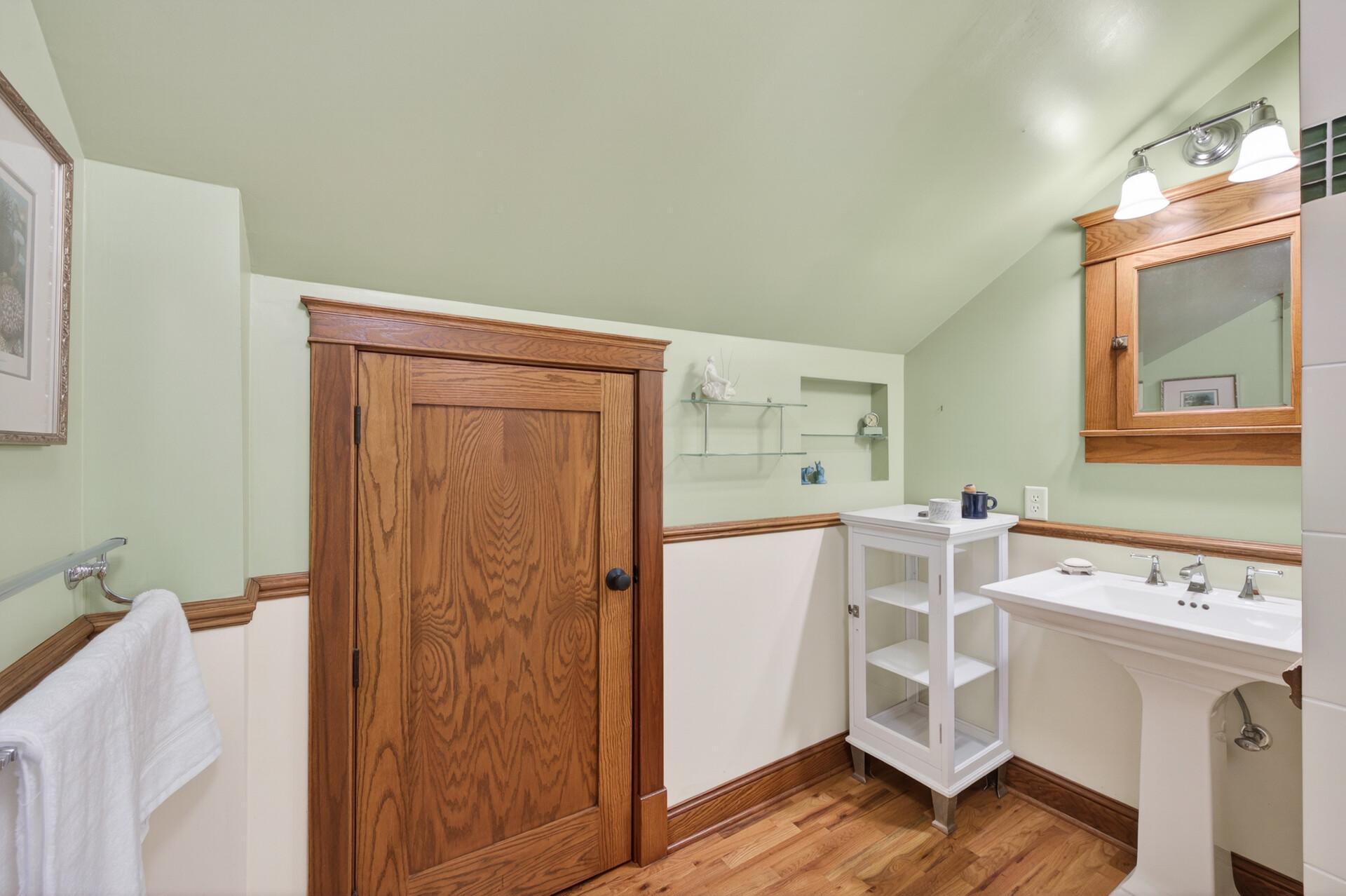 39_305_Brimhall_St29_mls.jpg