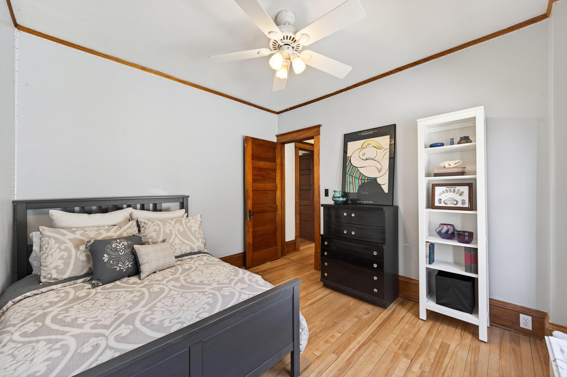 44_305_Brimhall_St34_mls.jpg
