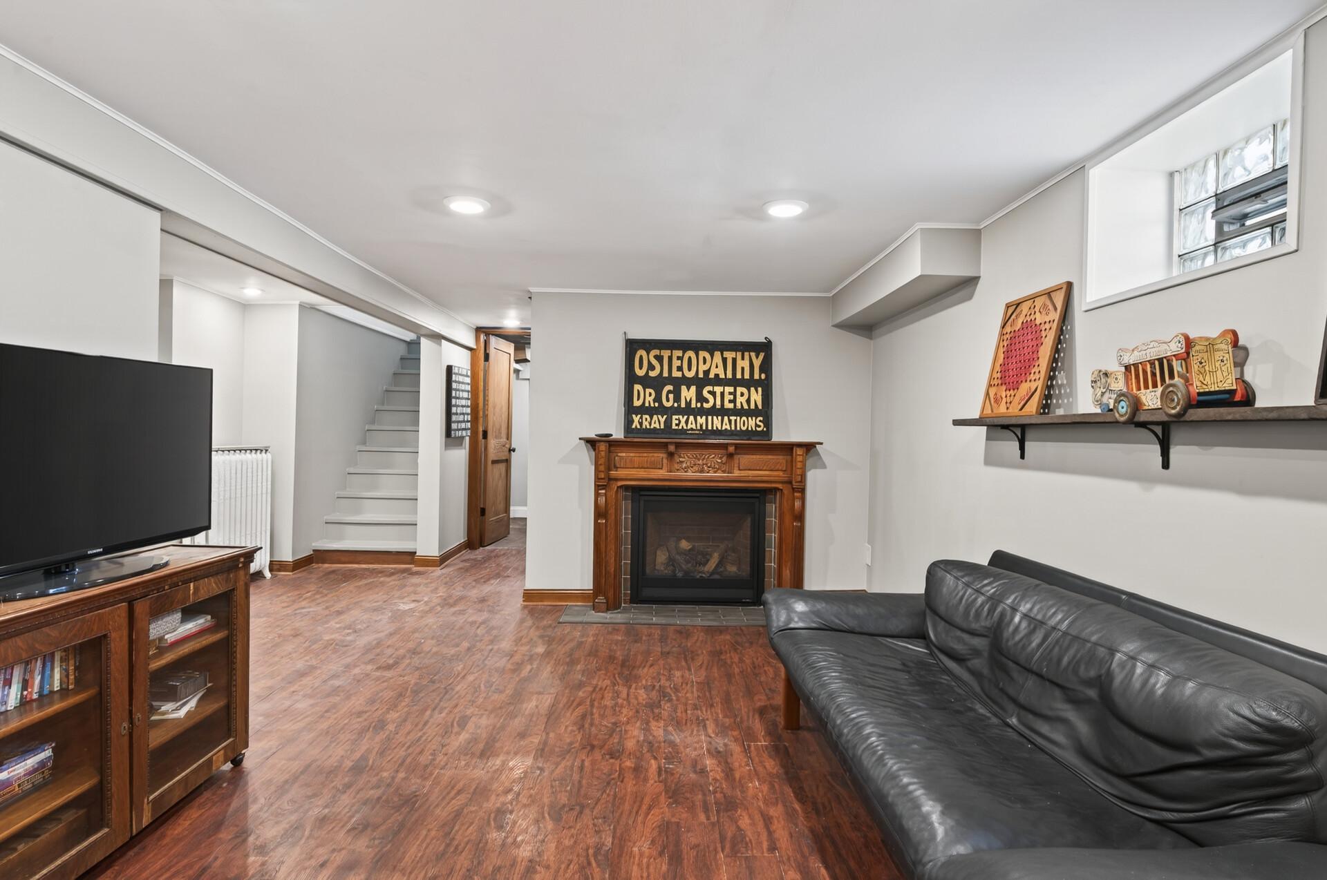 52_305_Brimhall_St42_mls.jpg