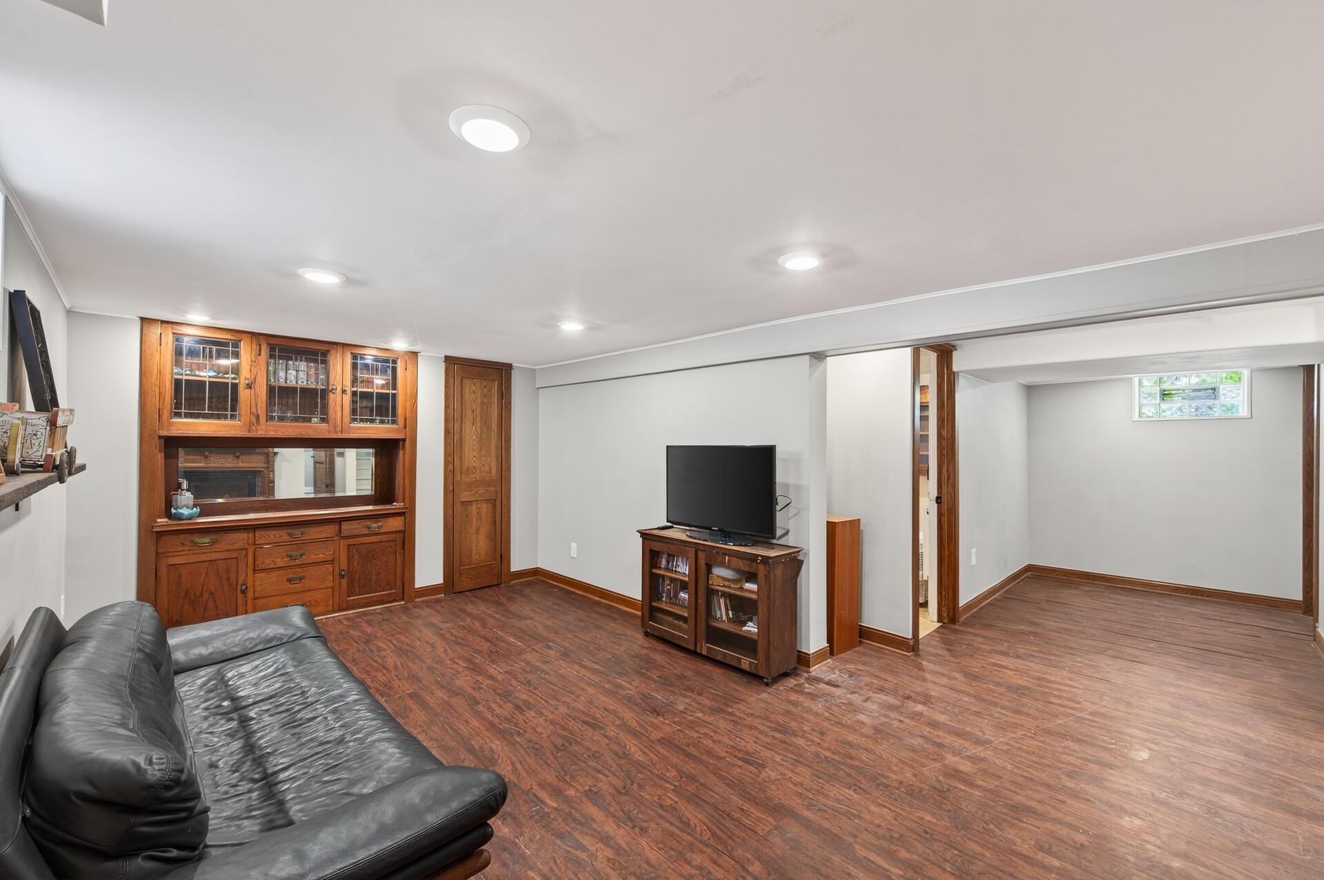 51_305_Brimhall_St41_mls.jpg