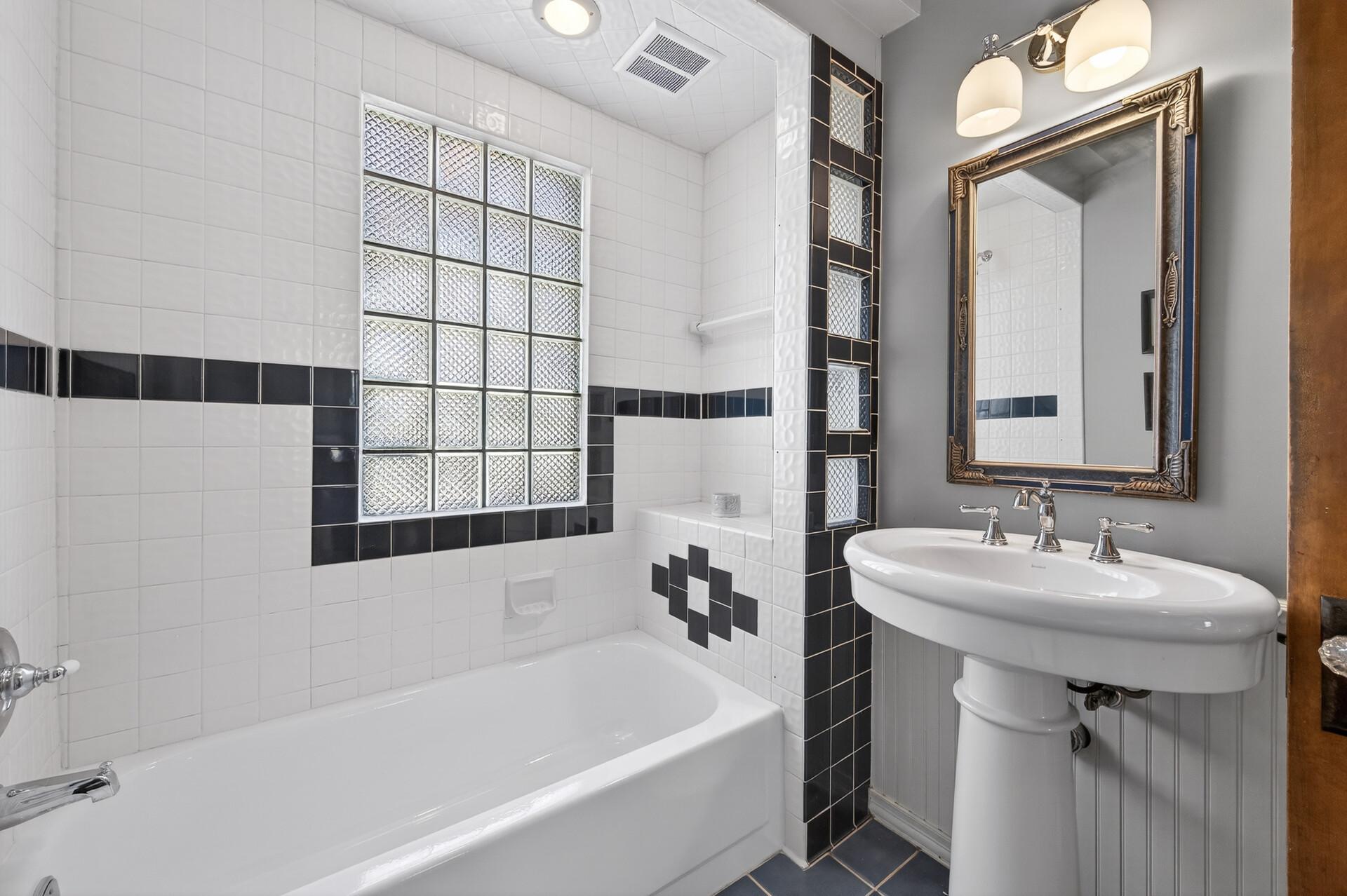43_305_Brimhall_St33_mls.jpg