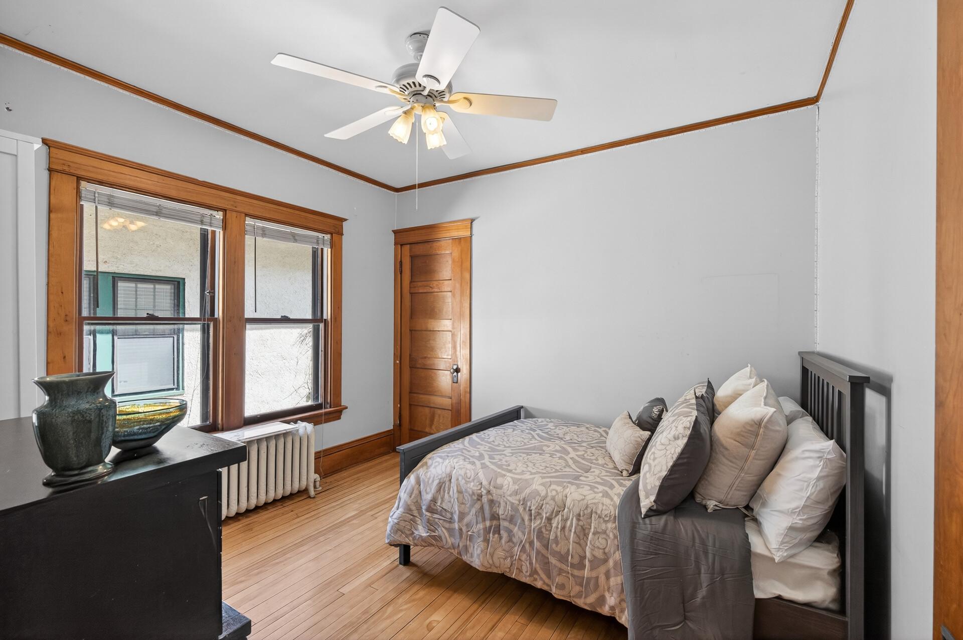 45_305_Brimhall_St35_mls.jpg