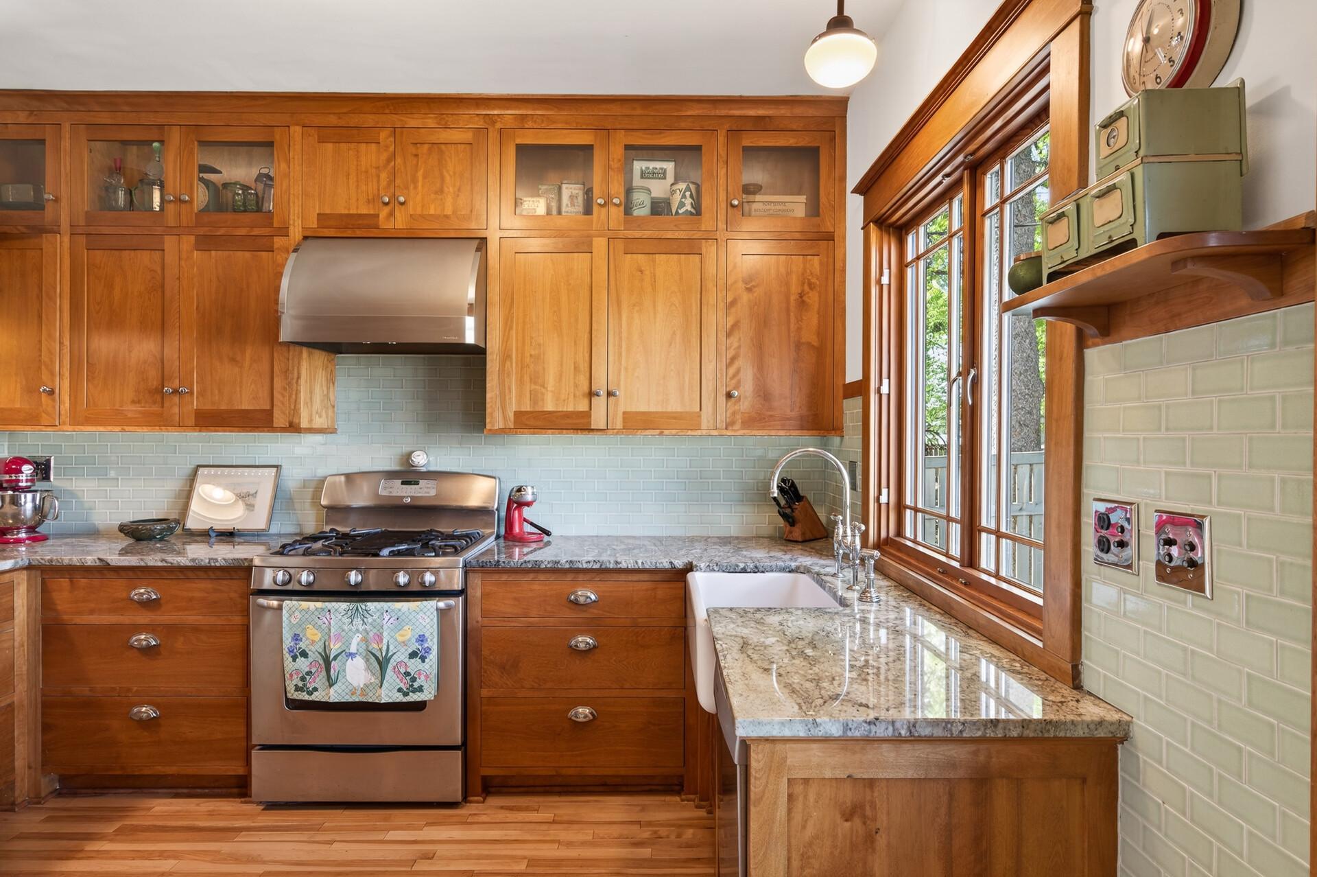 29_305_Brimhall_St19_mls.jpg