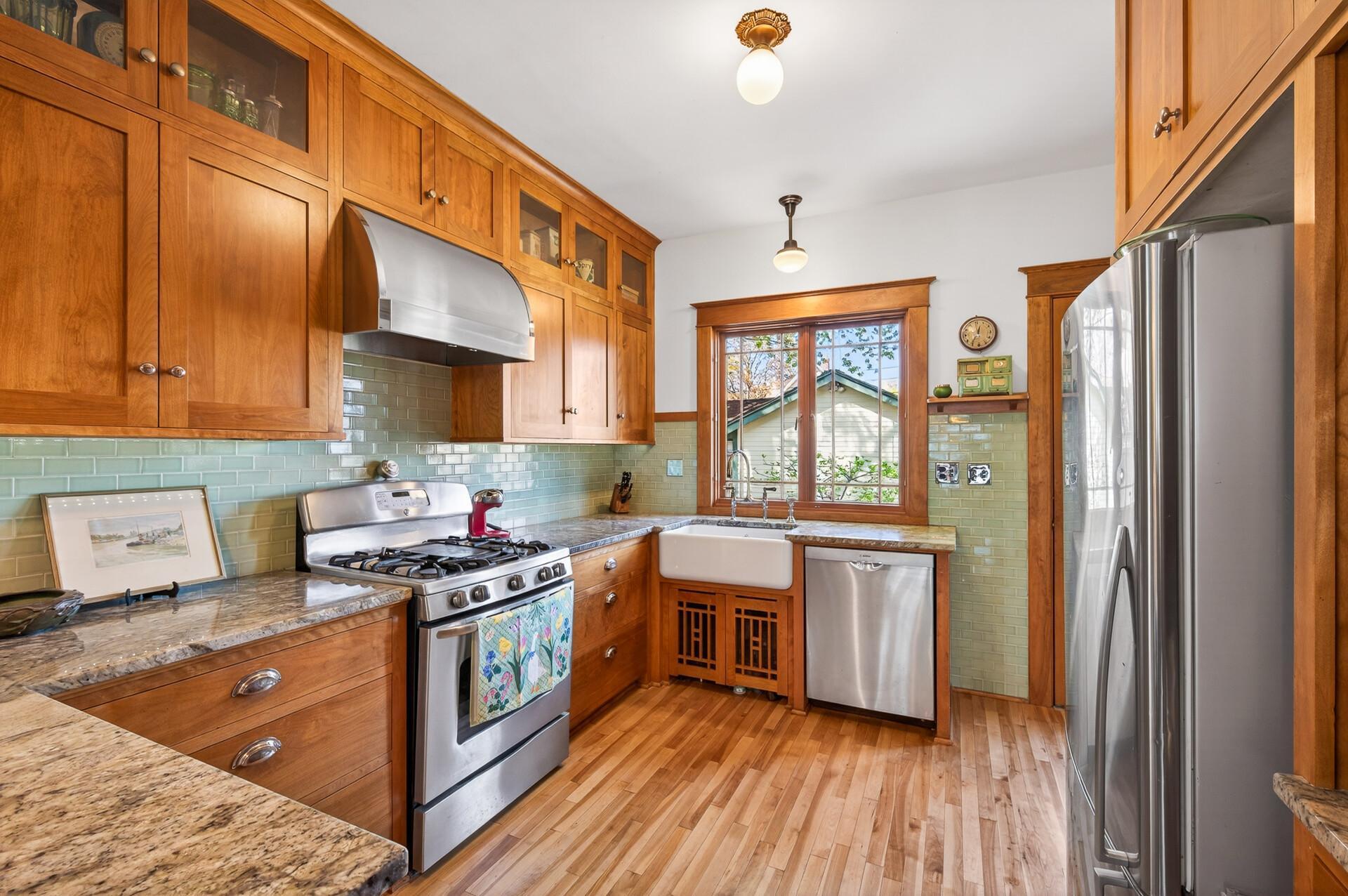 26_305_Brimhall_St16_mls.jpg