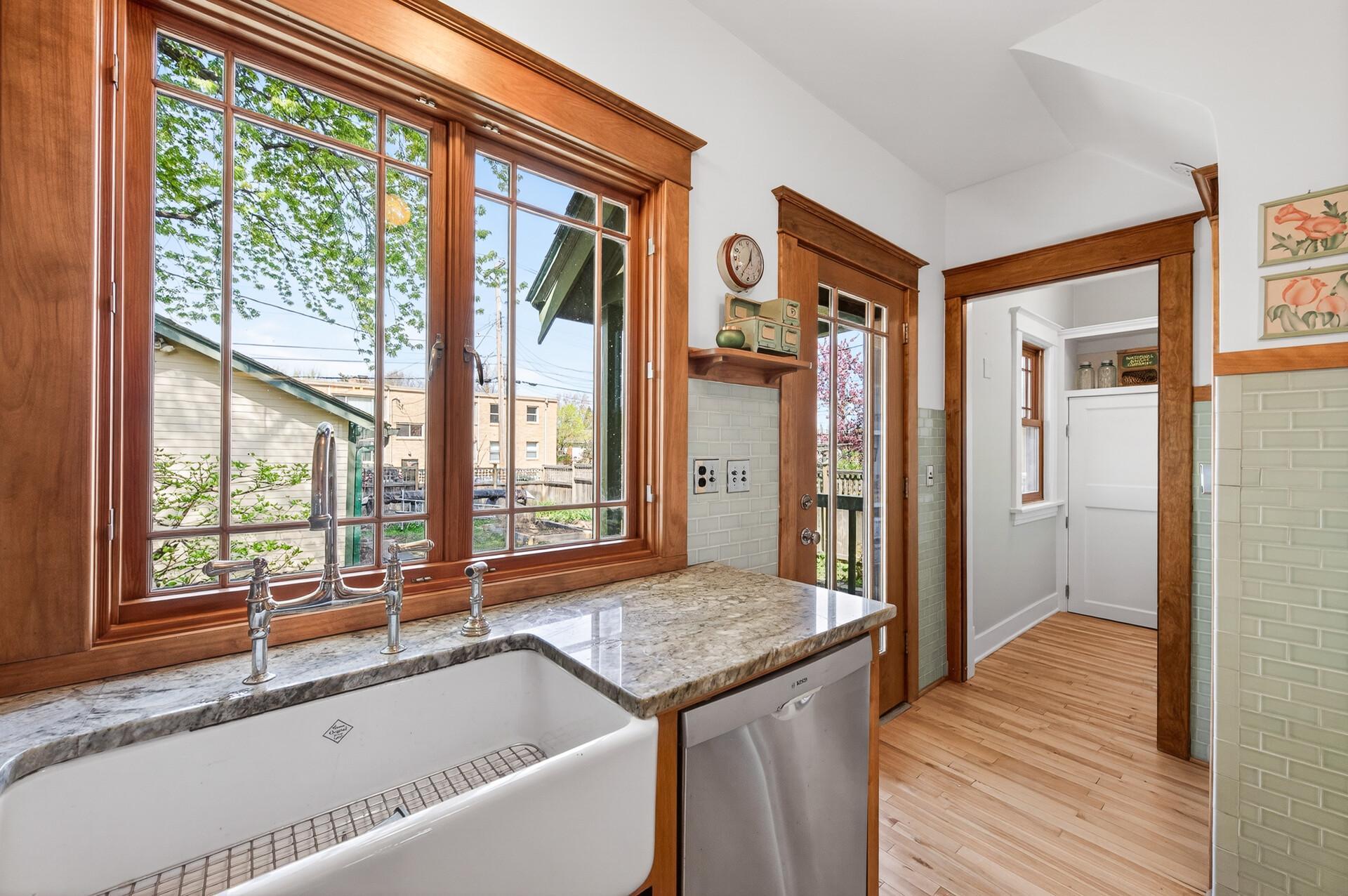 33_305_Brimhall_St23_mls.jpg