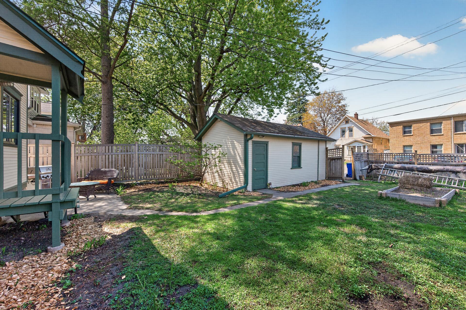 63_305_Brimhall_St53_mls.jpg